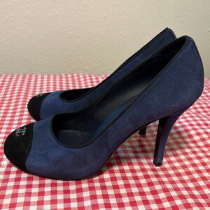 Chanel Navy Blue & Black Suede Logo Cap Toe Pump Heels Size 38